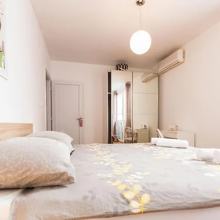 Guest house Aloise Apartment In Old Town Center
