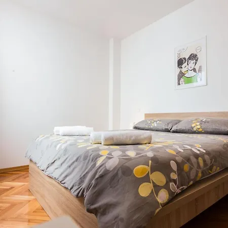 Aloise Apartment In Old Town Center 4* Zadar