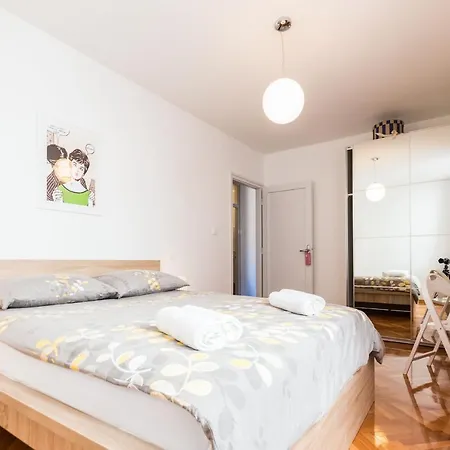 Guest house Aloise Apartment In Old Town Center